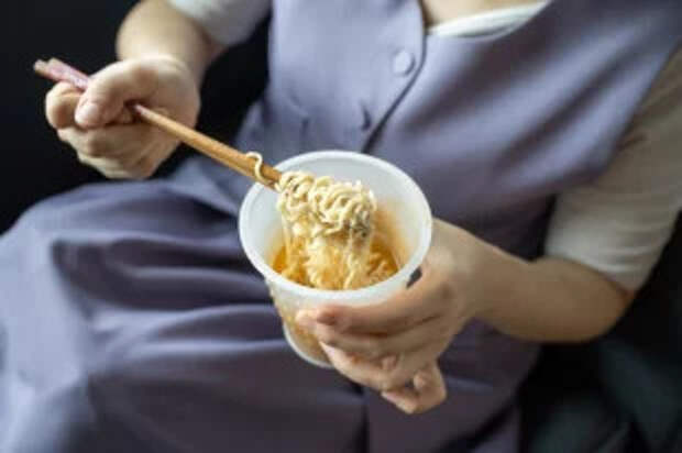 Очень много жира. Как часто можно есть лапшу быстрого приготовления