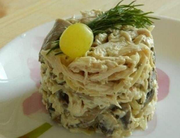 Самый нежный салат из кальмаров «Русалочка» — объедение