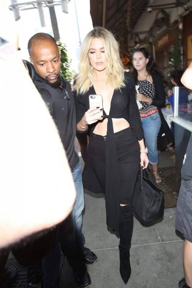 31-летняя Хлои Кардашян (Khloe Kardashian без бюстгальтера