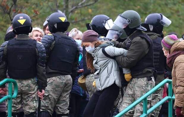 Сообщается о более 1000 задержанных в ходе акций протеста в Белоруссии Сообщается о более 1000 задержанных в ходе акций протеста в Белоруссии