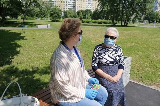 Ясенево скамейки 1.jpg Ясенево скамейки 1.jpg