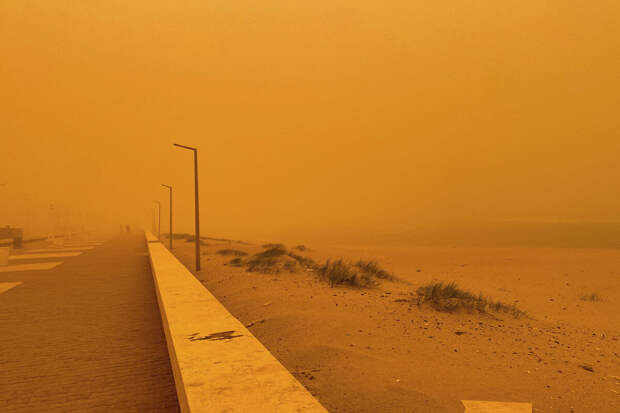 Мощная песчаная буря пришла из Африки в Израиль