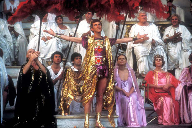 Кадр из фильма 1979 года "Калигула". Изображение: aajkikhabar.com