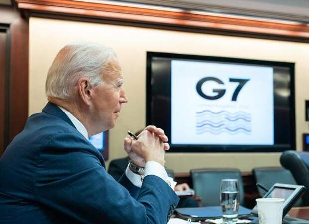 Bloomberg: G7 хочет выделить Киеву помощь на $50 млрд за счет активов РФ