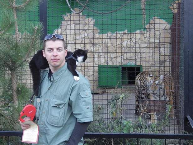 Андрей Останин вместе со своим котом. Фото: Андрей Останин. 