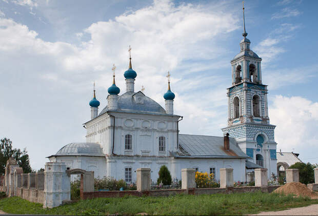 Переславль-Залесский.Церковь в селе Городище и Никитский святой источник.