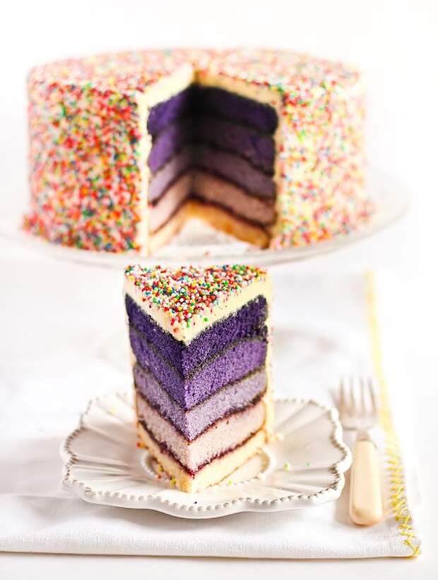 Торт с разноцветными начинками