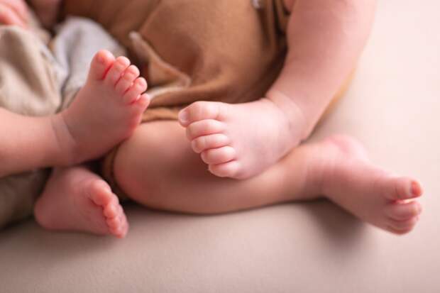 В российском регионе за неделю родились сразу три «королевские» двойни