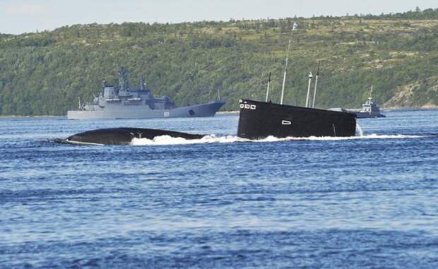 На фото: атомная подводная лодка "Псков"