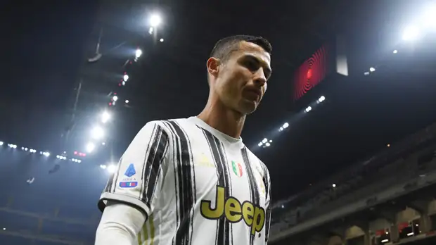 Возвращение в МЮ, супертрио с Месси и Неймаром в ПСЖ и переезд в США: куда может уйти Роналду