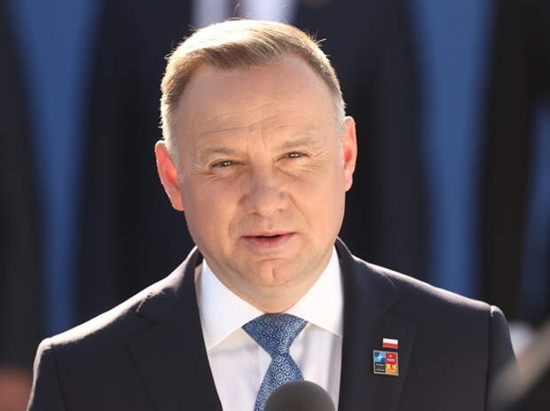 Президент Польши призвал украинцев признаться в Волынской резне