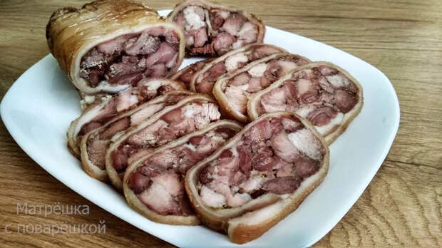 Вкуснее любой колбасы и стоит не дорого, вкуснятина из рульки Мясо, Домашняя колбаса, Рулька, Рецепт, Колбаса, Вкусно, Закуска, Праздники, Ветчина, Видео, Длиннопост, Видеоблог