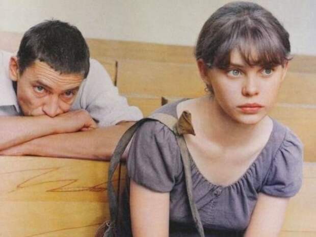 Валерий Приемыхов и Ольга Машная в фильме *Пацаны*, 1983 | Фото: eg.ru Валерий Приемыхов и Ольга Машная в фильме *Пацаны*, 1983 | Фото: eg.ru