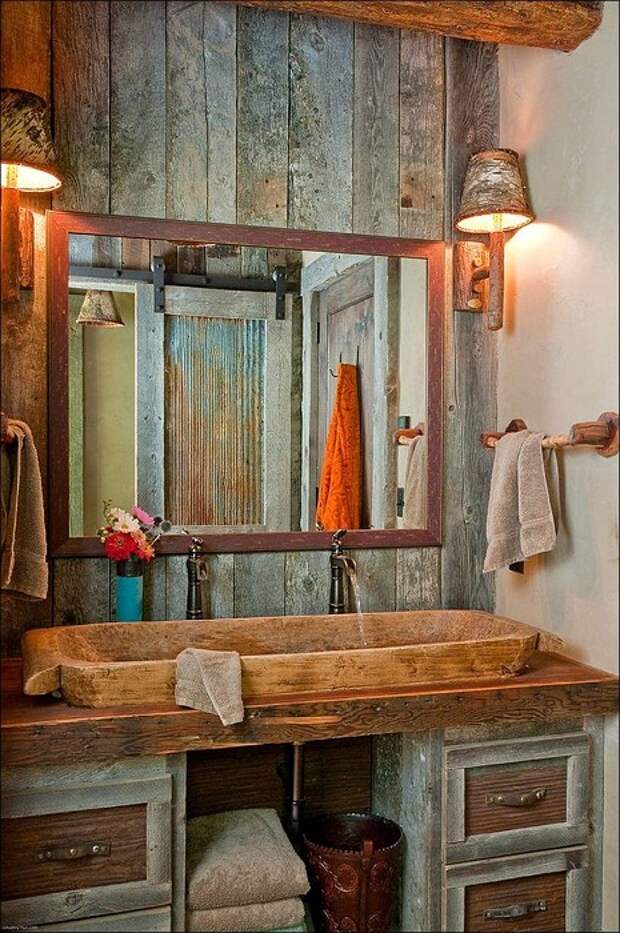 Прекрасный вариант преобразить ванную комнаты оформив её в деревенском стиле.