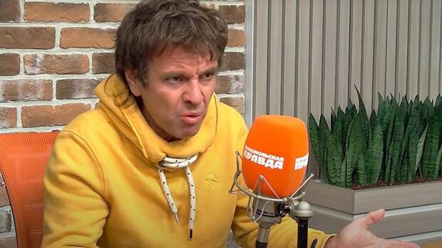 Певец Андрей Губин рассказал, что сейчас переживает период порицания себя