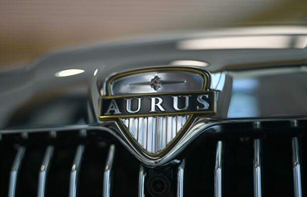 Автомобиль Aurus Senat в первом шоуруме по коммерческим продажам отечественных машин для первых лиц государства проекта Кортеж в деловом центре Москва-Сити Автомобиль Aurus Senat в первом шоуруме по коммерческим продажам отечественных машин для первых лиц государства проекта Кортеж в деловом центре Москва-Сити