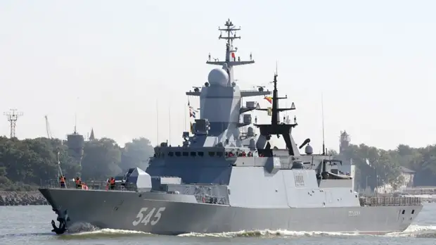 Российский корвет «Стойкий» и танкер «Кола» завершили визит в Оман