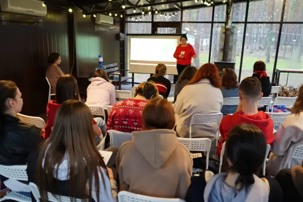 К студентам «Вектора.РГУ» приехала команда проекта «Интерактивная карта школьных музеев Рязанской области, посвящённых истории Великой Отечественной войны» К студентам «Вектора.РГУ» приехала команда проекта «Интерактивная карта школьных музеев Рязанской области, посвящённых истории Великой Отечественной войны»