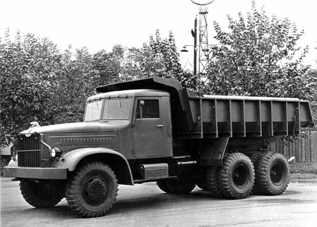 В СССР Япония скупала КрАЗы и тут же переплавляла их в другие машины / Фото: autonews.ua