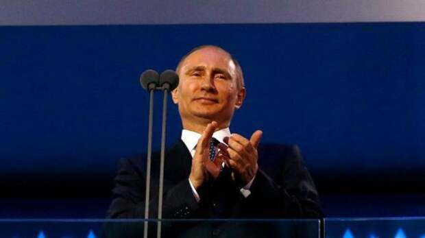 Путин стоя аплодирует нашим идиотам – украинский политолог