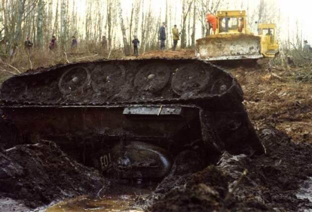 Подъём танка Т-34-76 из озера Жарки в 1998 году Великая Отечественная Война, танк Т-34-76