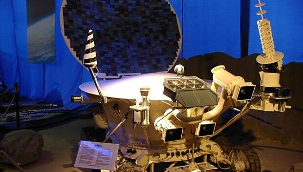 Модель лунного самоходного аппарата Луноход-2. Архивное фото