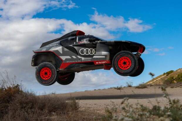 audi-rs-qe-tron-ралли-дакар-моторленд-арагон-ауди-спорт-2021-проавто-09