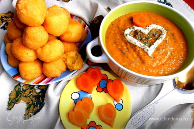 Подаём к морковному супчику( http://www.edimdoma.ru/retsepty/51481-solnechnyy-supchik-iz-morkovki-k-8marta-parmalat) или просто на завтрак!