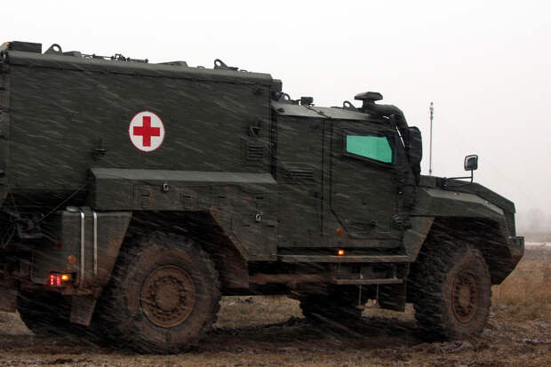На вооружение мотострелкового соединения ЦВО в Оренбуржье поступило более 50 единиц медицинской техники