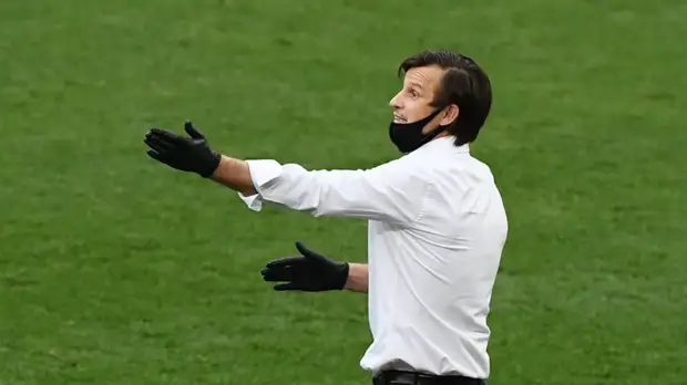 Семак высказался о штрафах Азмуна за нарушение правил социального дистанцирования