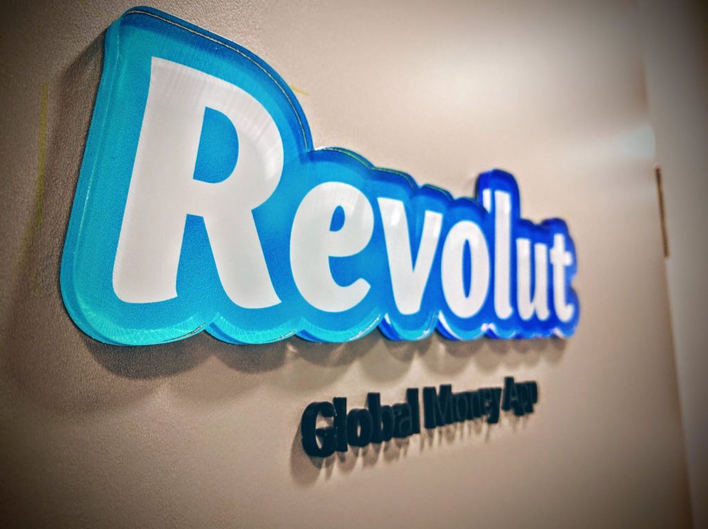 Revolut рассчитывает на оценку до $15 млрд в новом инвестиционном раунде — Sky News