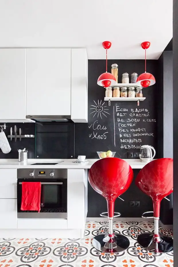 10 отличных примеров для создания необычных фартуков, которые станут изюминкой кухни