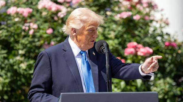 Трамп пригрозил Ирану уничтожить его новые ядерные объекты