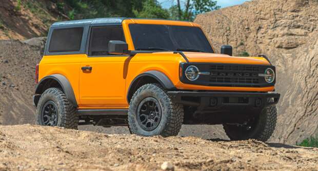 Глава Jeep высмеял компанию Ford из-за проблем с крышей Bronco