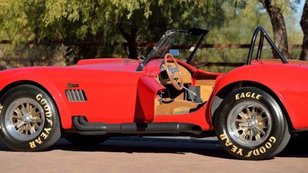 Shelby 427 Cobra FAM 1965 года, принадлежавшая Полу Уокеру, уйдет с молотка