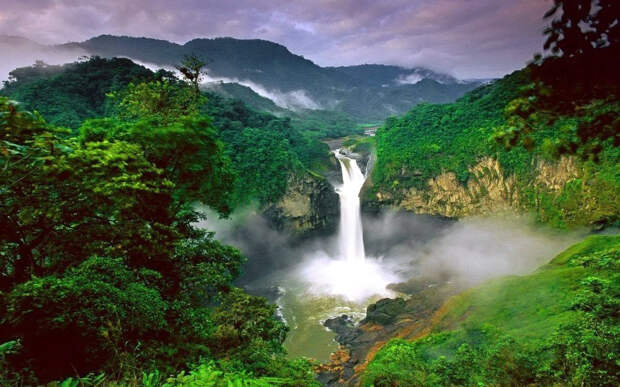 Водопад СанРафаэль Эквадор. Каякам здесь не место. Самые причудливые и величественные водопады планеты. Фото с сайта NewPix.ru