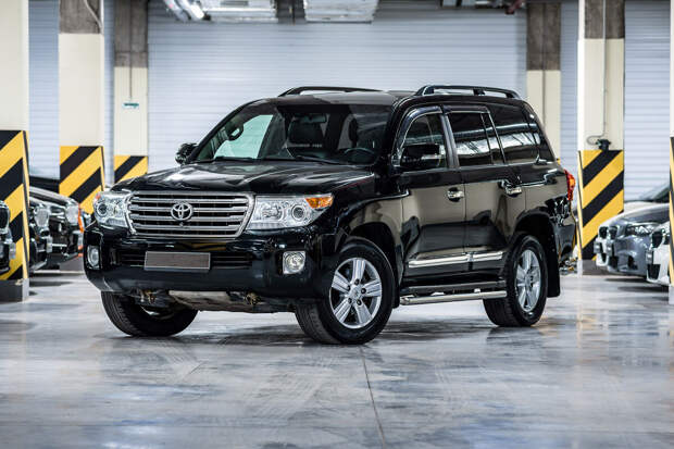 Из-за утильсбора в России нельзя купить Toyota Land Cruiser