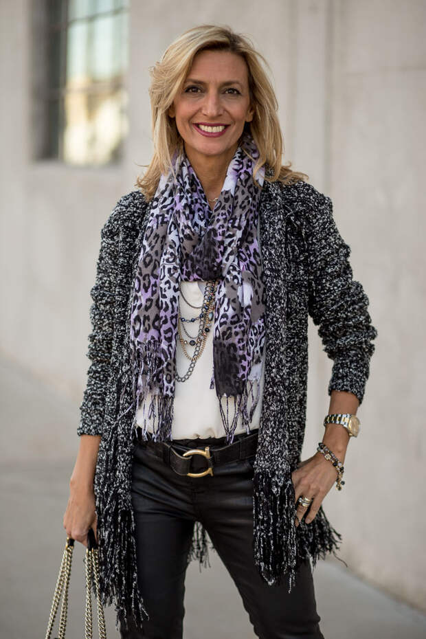 looking-chic-in-our-black-and-white-boucle-cardigan-jacket-society-0095