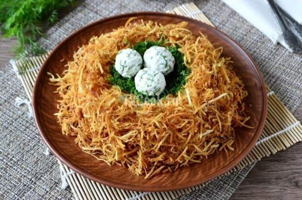 Салат «Кукушкино гнездо» — рецепт