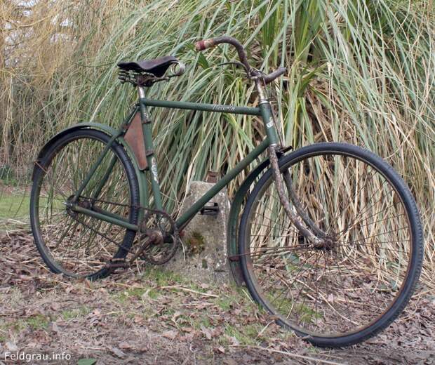 По велосипеду без резиновых \ каучуковых колёс. (Victoria)