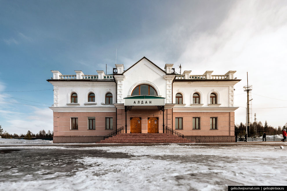 Стрелой горящей поезд режет темноту: железные дороги Якутии