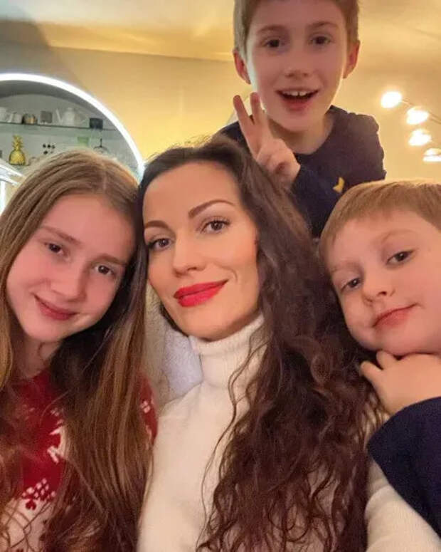 Ирина Болгар с детьми от Павла Дурова