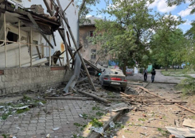 ВСУ ударили по жилому дому в Донецке ракетами HIMARS, есть погибшие и раненые ВСУ ударили по жилому дому в Донецке ракетами HIMARS, есть погибшие и раненые