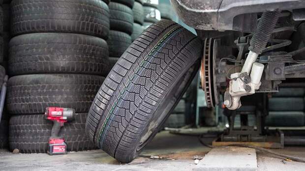 Эксперты рассказали о сдвиге смены летней резины на зимнюю на месяц