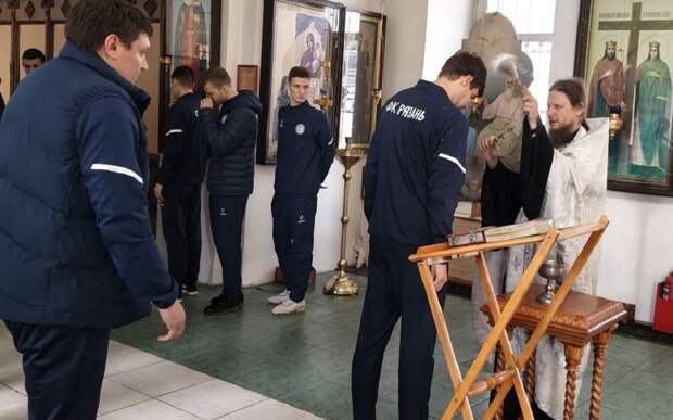 Для футбольной команды «Рязань» отслужили молебен