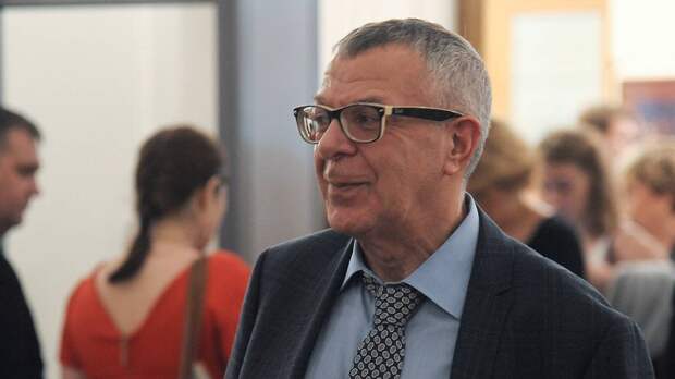 «Ваня в Москве»: Андрей Ургант объяснил, куда пропал его сын