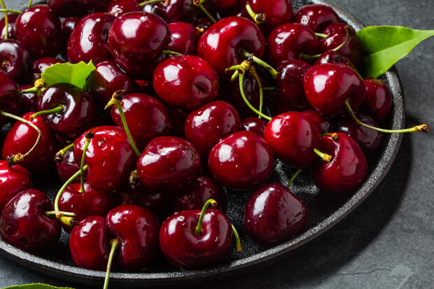 Привычная ягода оказалась полезна против агрессивной формы рака