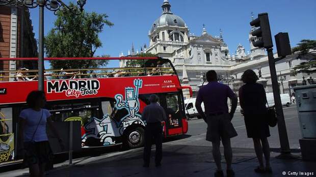 Экскурсионный автобус в Мадриде