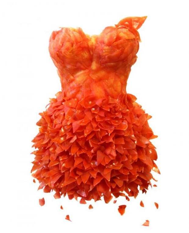 платье из томатов Sung Yeon Ju.
