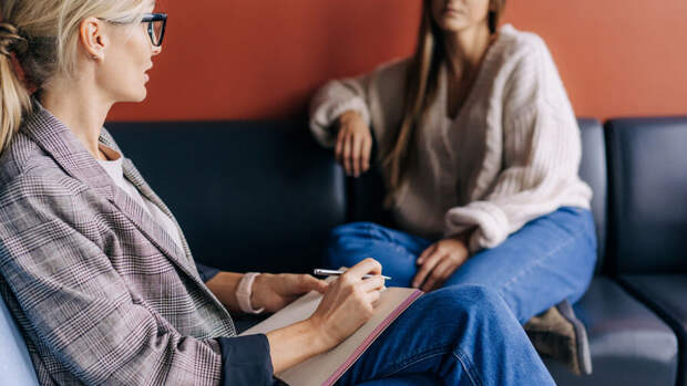 «Проявление заботы»: россиянок, не планирующих детей, советуют направлять к психологу